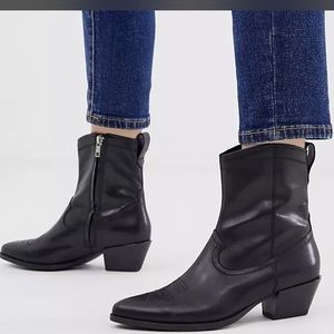 Vagabond Emily Boots NWOT